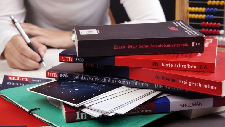 Literatur zum Wissenschaftlichen Schreiben