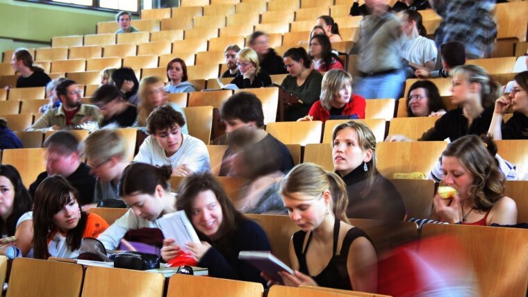 Studierende im Hörsaal