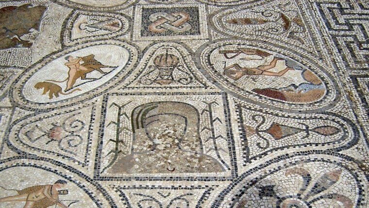 Mosaik aus der historischen Stätte Volubilis in Marokko